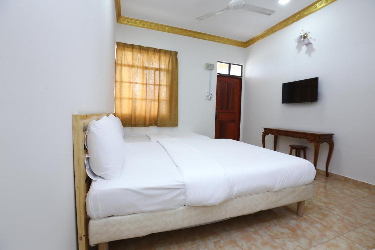 Oyo 89887 Chalet Yunie Marang Ngoại thất bức ảnh