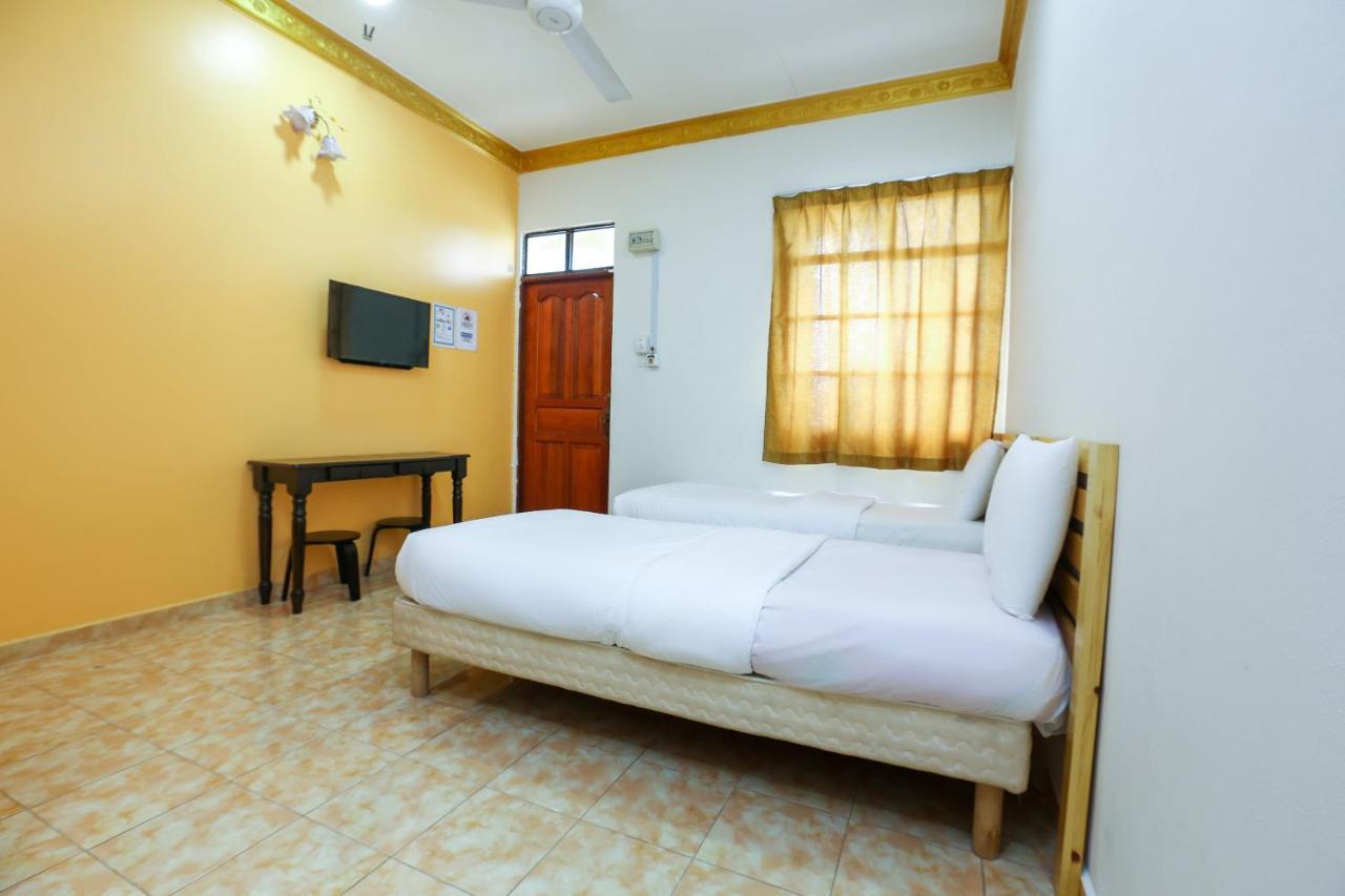 Oyo 89887 Chalet Yunie Marang Ngoại thất bức ảnh