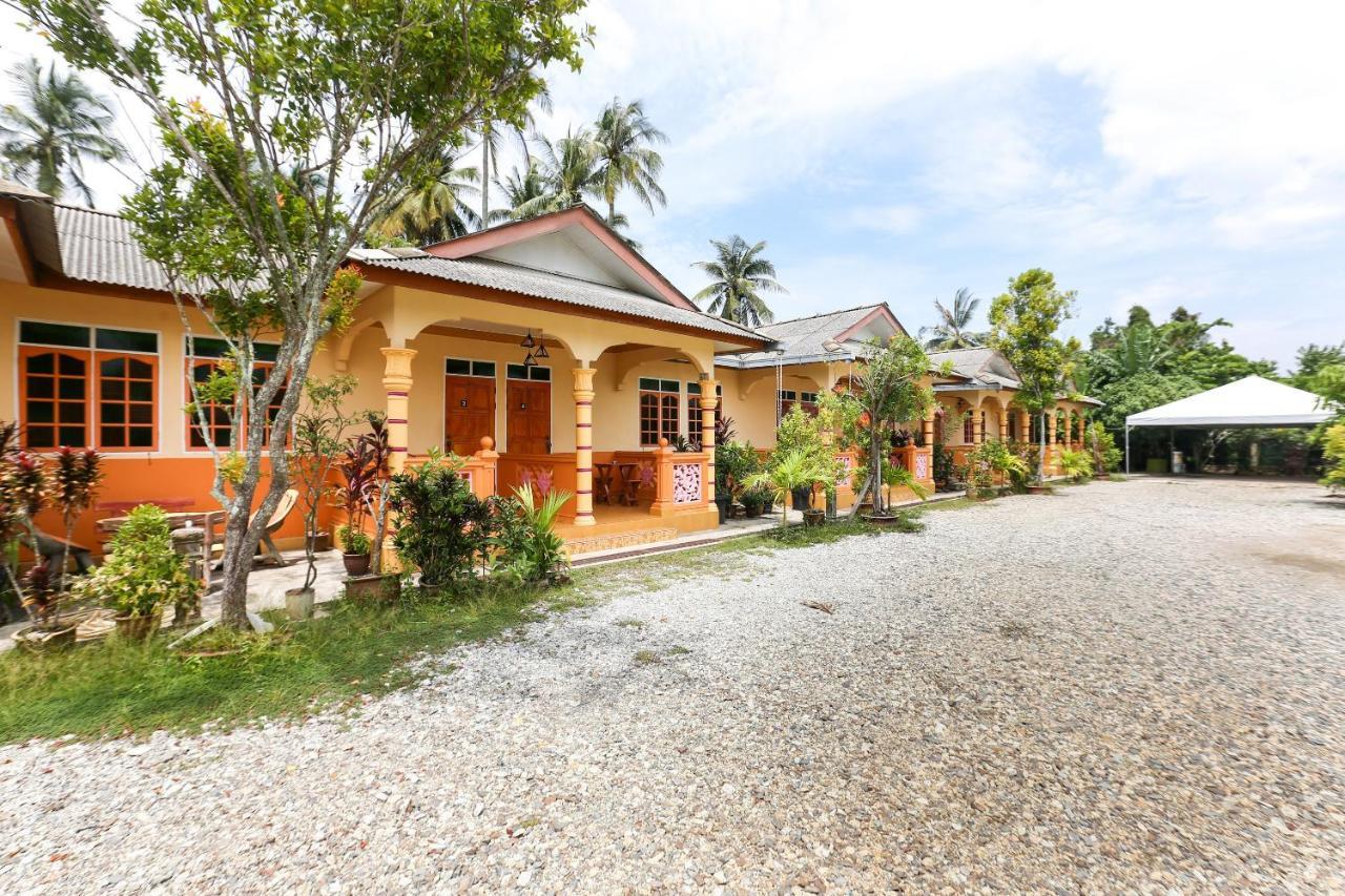 Oyo 89887 Chalet Yunie Marang Ngoại thất bức ảnh